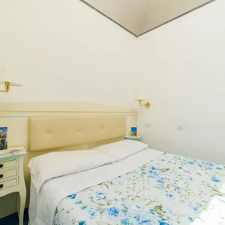 La Rosa Del Mare 度假居 *